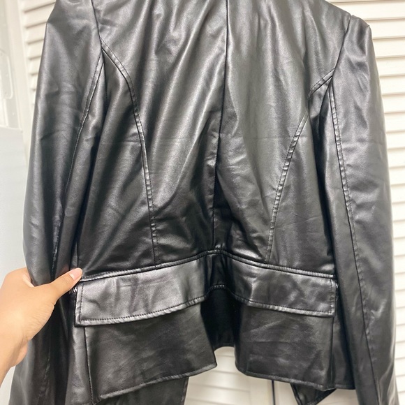 Size Medium Edgy leather jacket - Picture 3 of 4